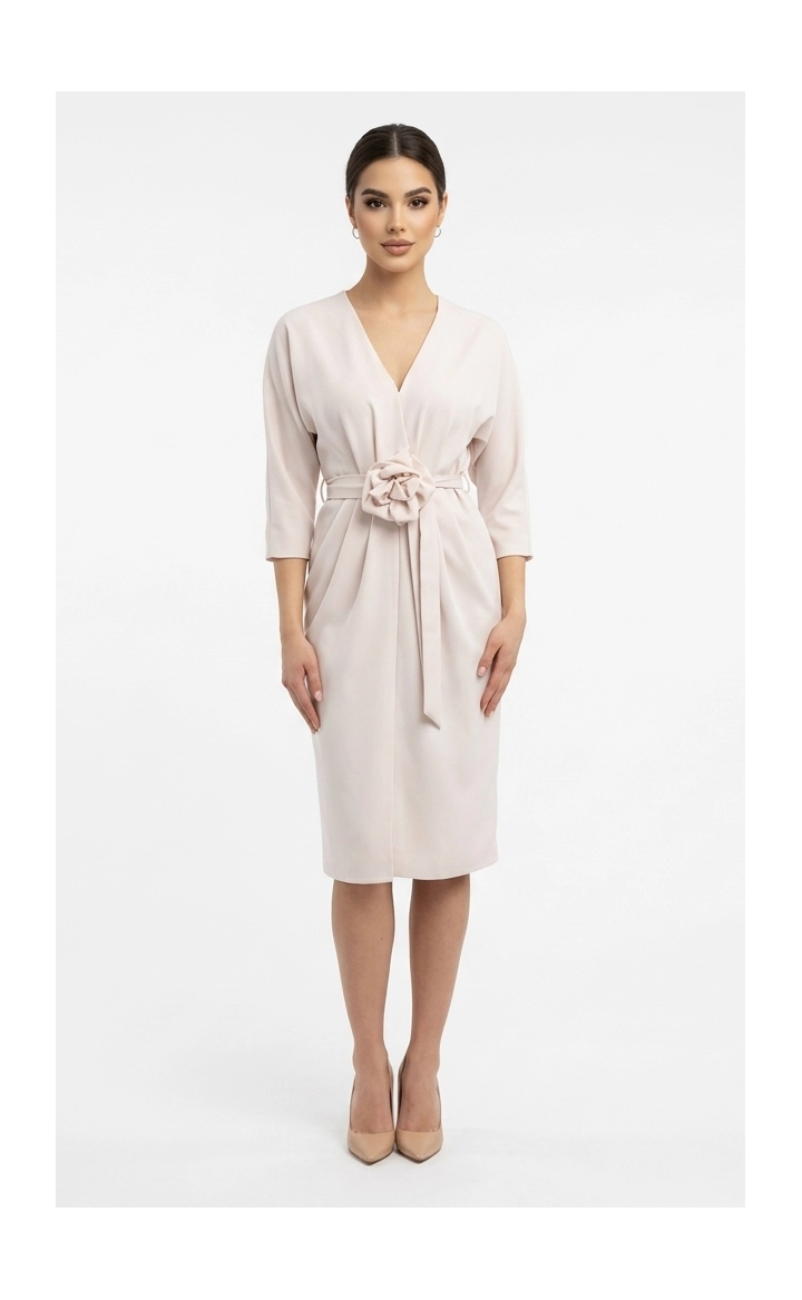 Sukienka midi kopertowa Daria z kwiatem, lejący materiał